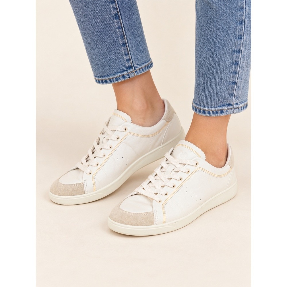 ECCO Street Lite Low Top Common Sneaker Tennis Shoes Women's in White Size 5-5.5